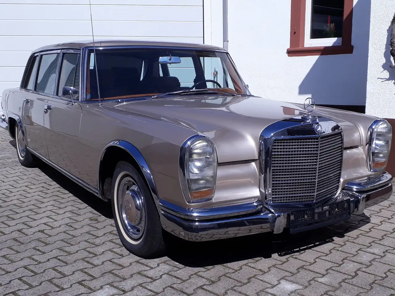 Mercedes-Benz 600