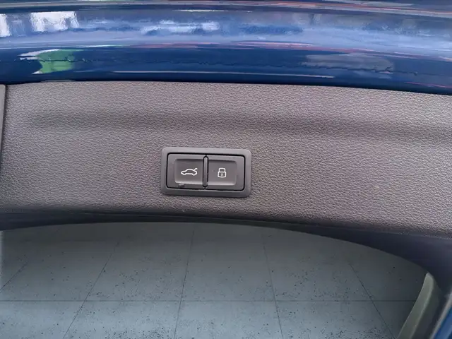 Audi A6 view 14