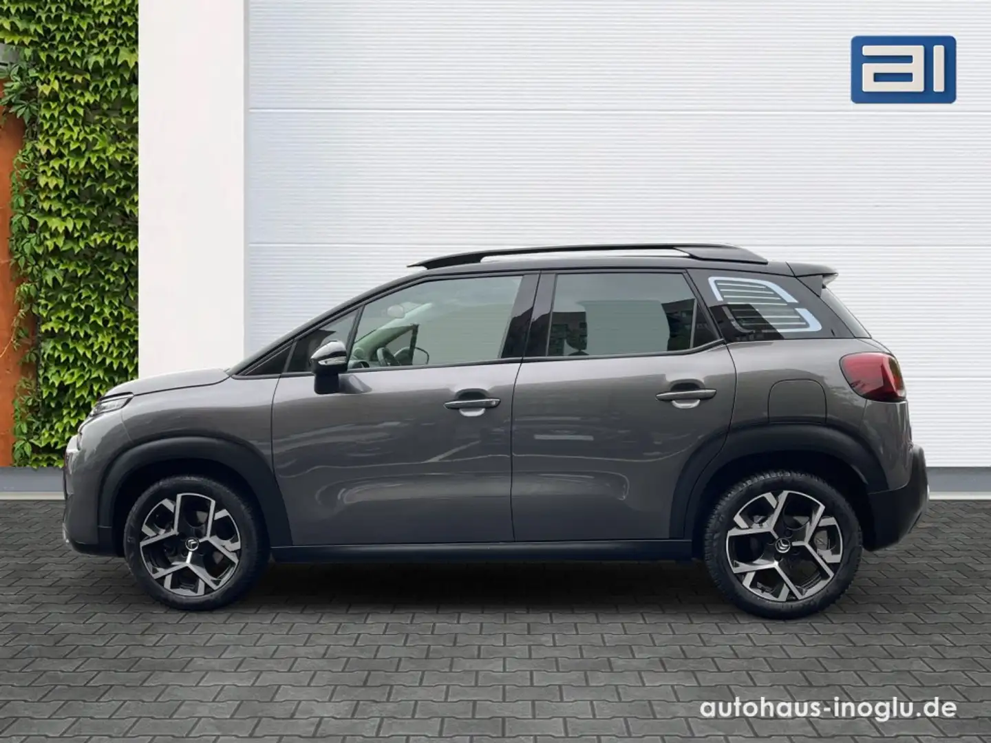 Citroen C3 Aircross 1.2 PureTech Shine Pack AT Navi+R-Kam+ Grau - 2