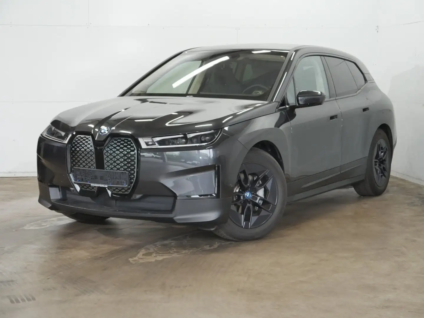 BMW iX 50 xDrive Integral L., 2-Achs Luftf, AC Laden Grigio - 1