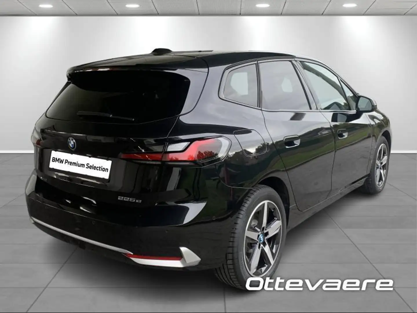 BMW 225 xDrive Active Tourer Luxery Noir - 2
