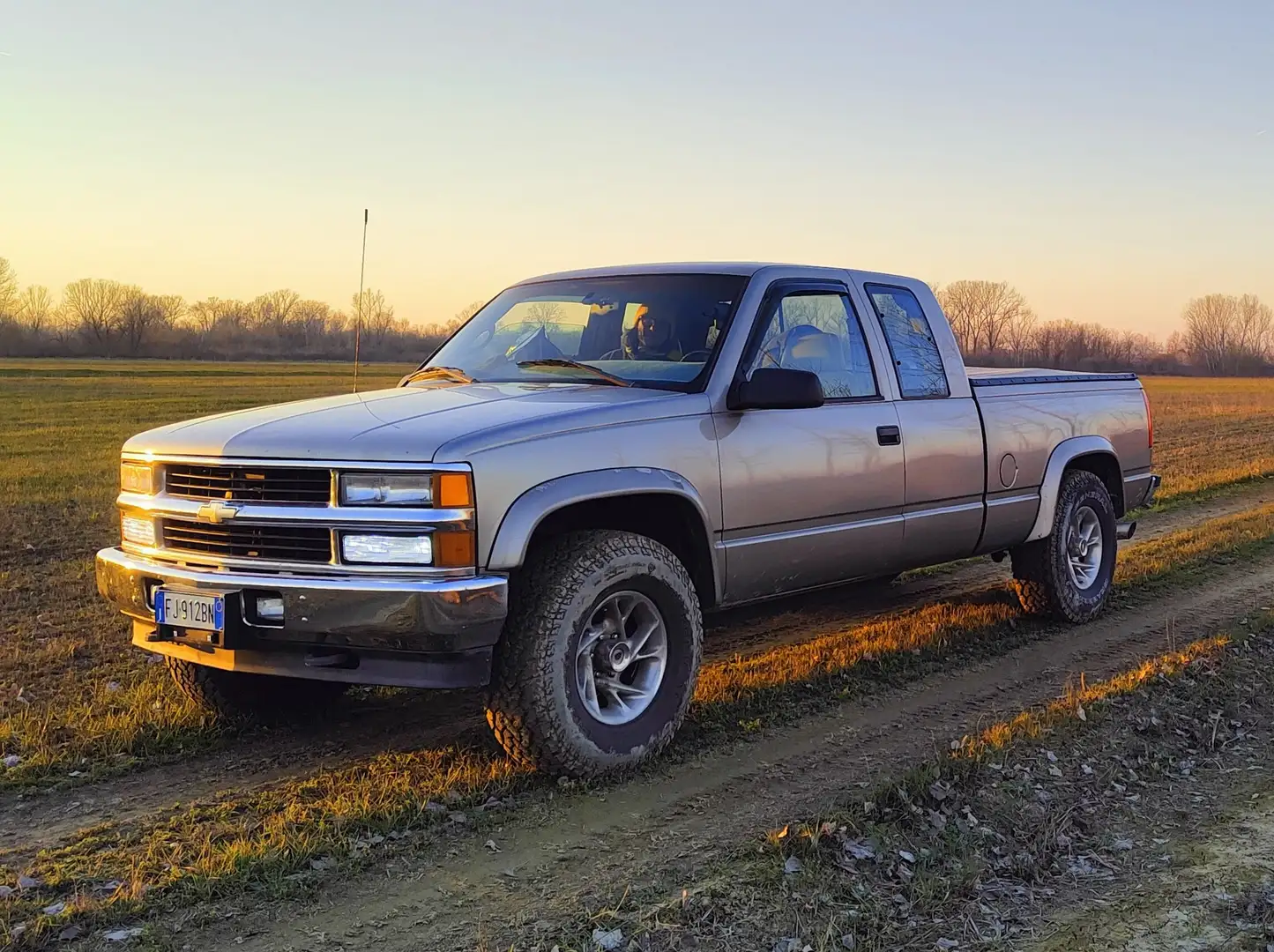 Chevrolet Silverado 4x4 5.7 V8 Beige - 1