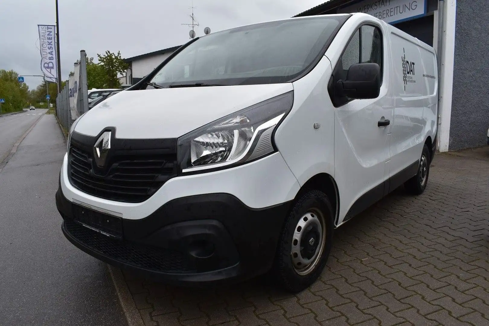 Renault Trafic Kasten L1H1 2,7t Komfort*AHK*KLIMA*AUDIO Weiß - 1