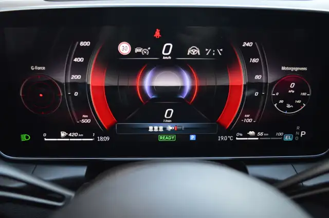 Mercedes-Benz GLC view 16