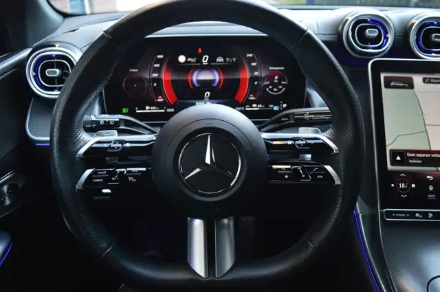 Mercedes-Benz GLC view 14