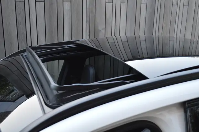 Mercedes-Benz GLC view 5