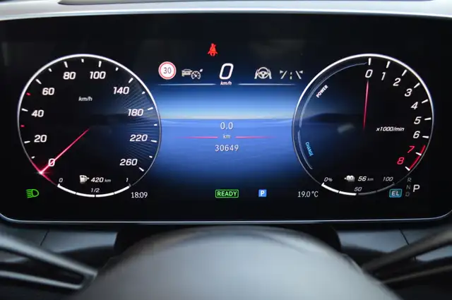 Mercedes-Benz GLC view 17