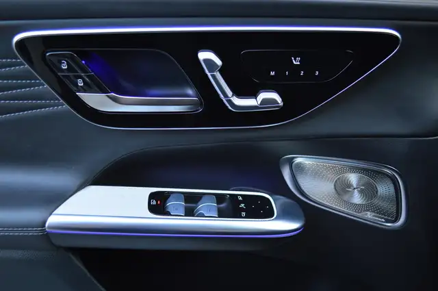 Mercedes-Benz GLC view 13