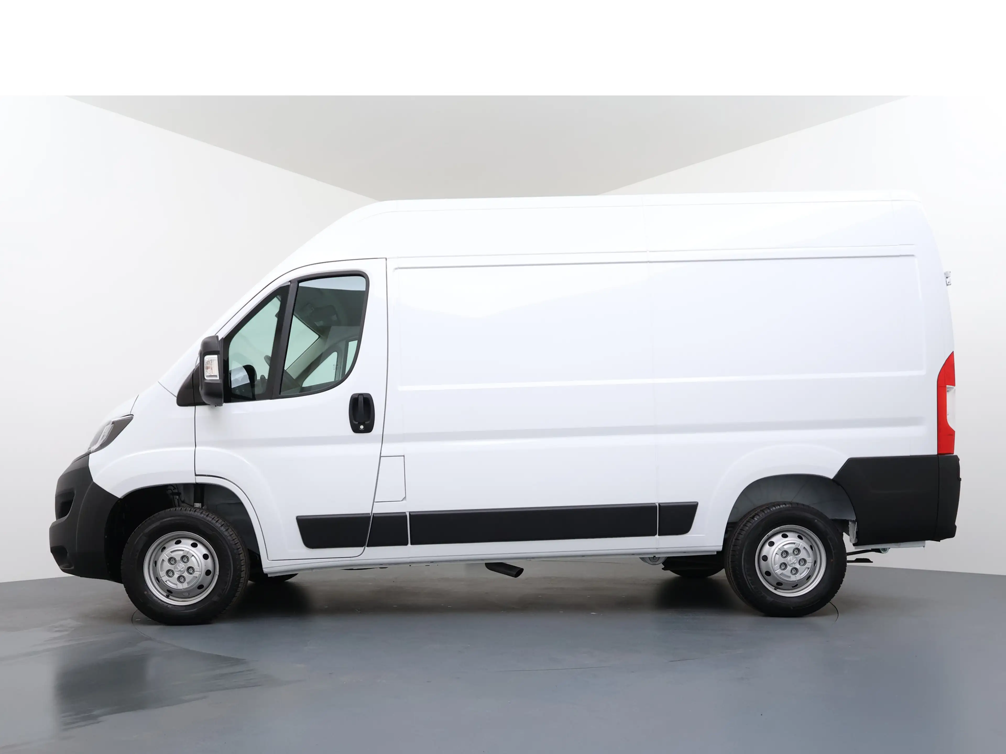 Peugeot Boxer 2.2 BlueHDi 120 L2H2 3.0t | NIEUW BPM VRIJ! | Acht — photo 13