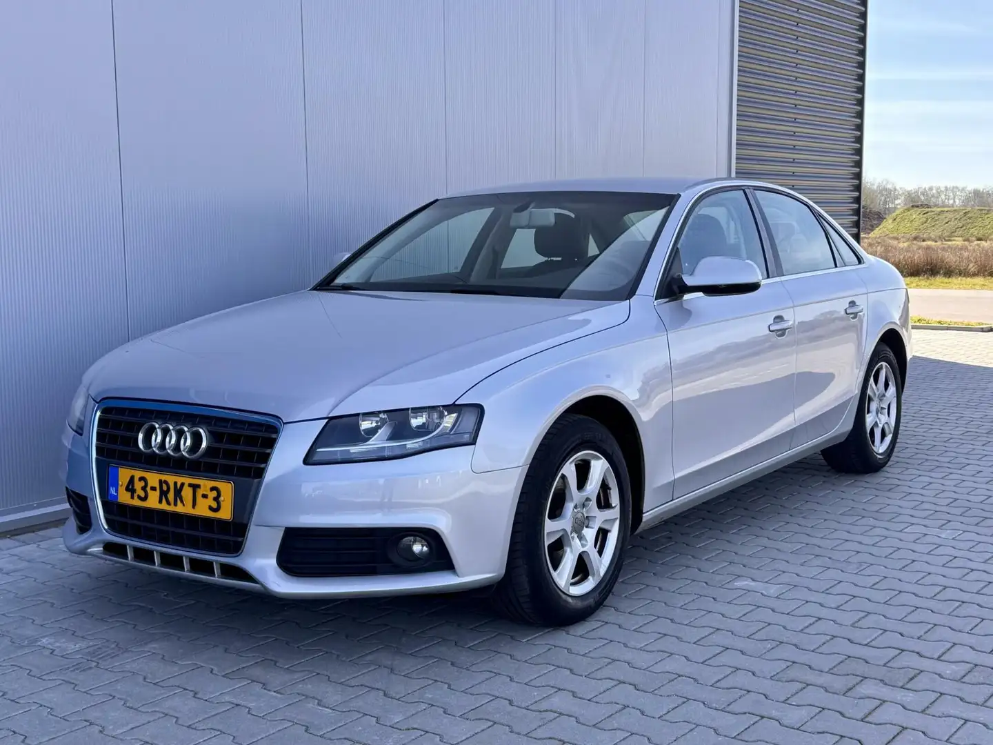 Audi A4 Limousine 1.8 TFSI Pro| Leder | Dealer OH | 1ste e Grau - 1