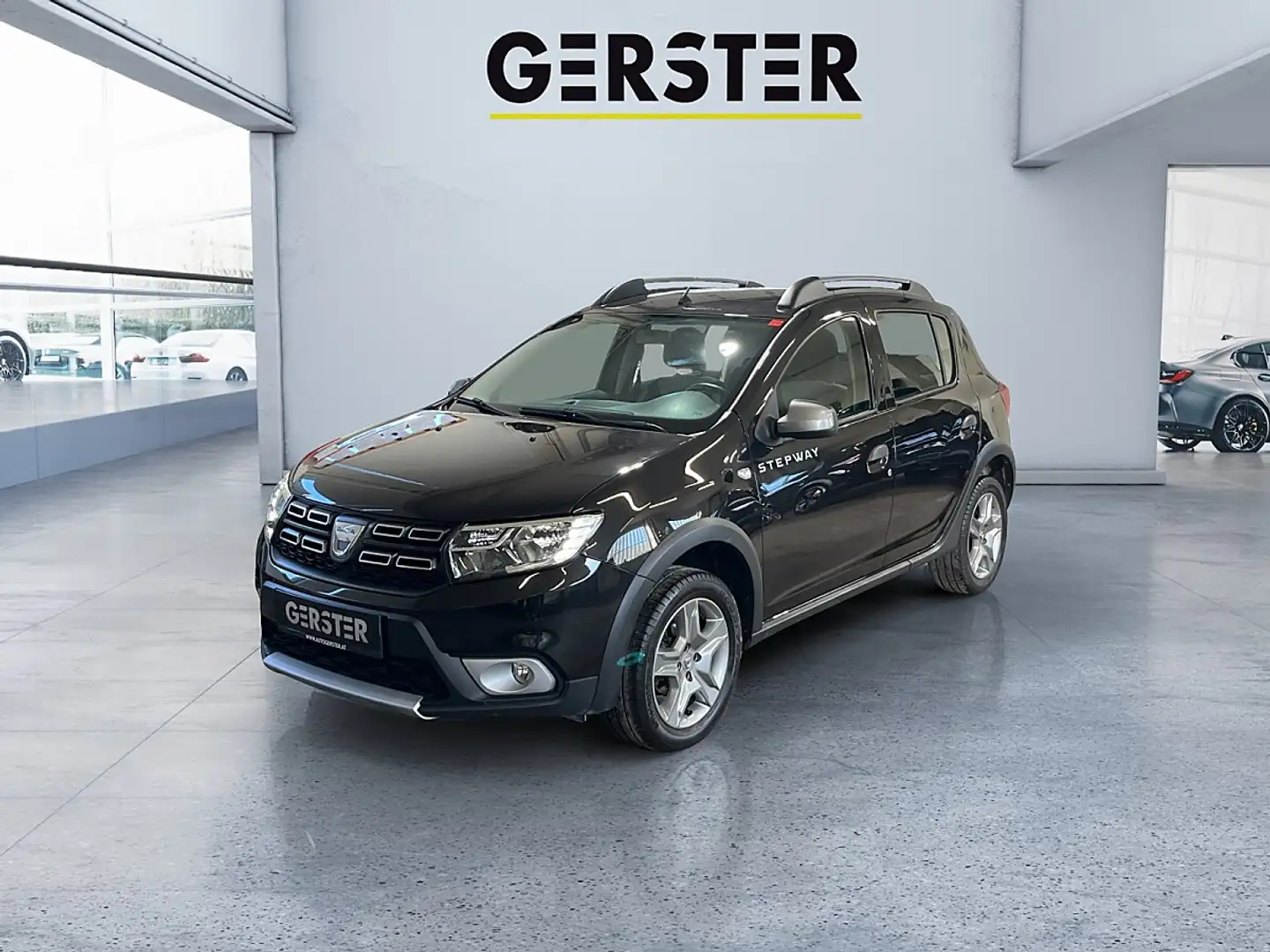 Dacia Sandero Stepway TCe 90 S&S Schwarz - 1