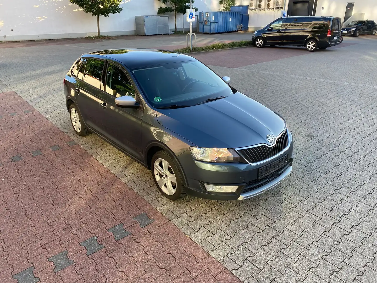 Skoda Rapid/Spaceback Rapid 1.4 TDI Scout/Panorama/ACC Grijs - 1