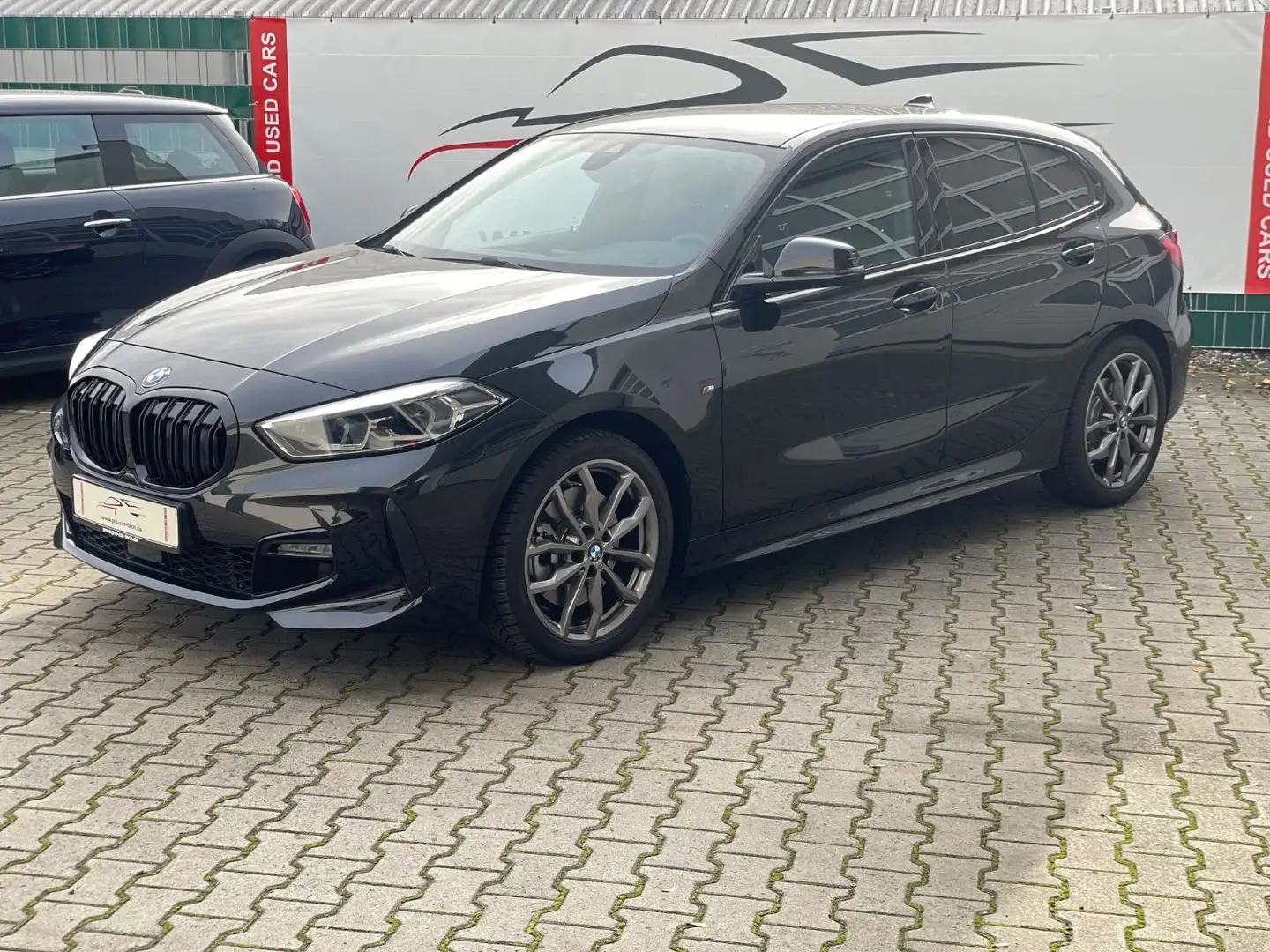 BMW 120 i M Sport|Navi|HiFi|LED|Kamera|Lenkradhzg|DAB Schwarz - 1