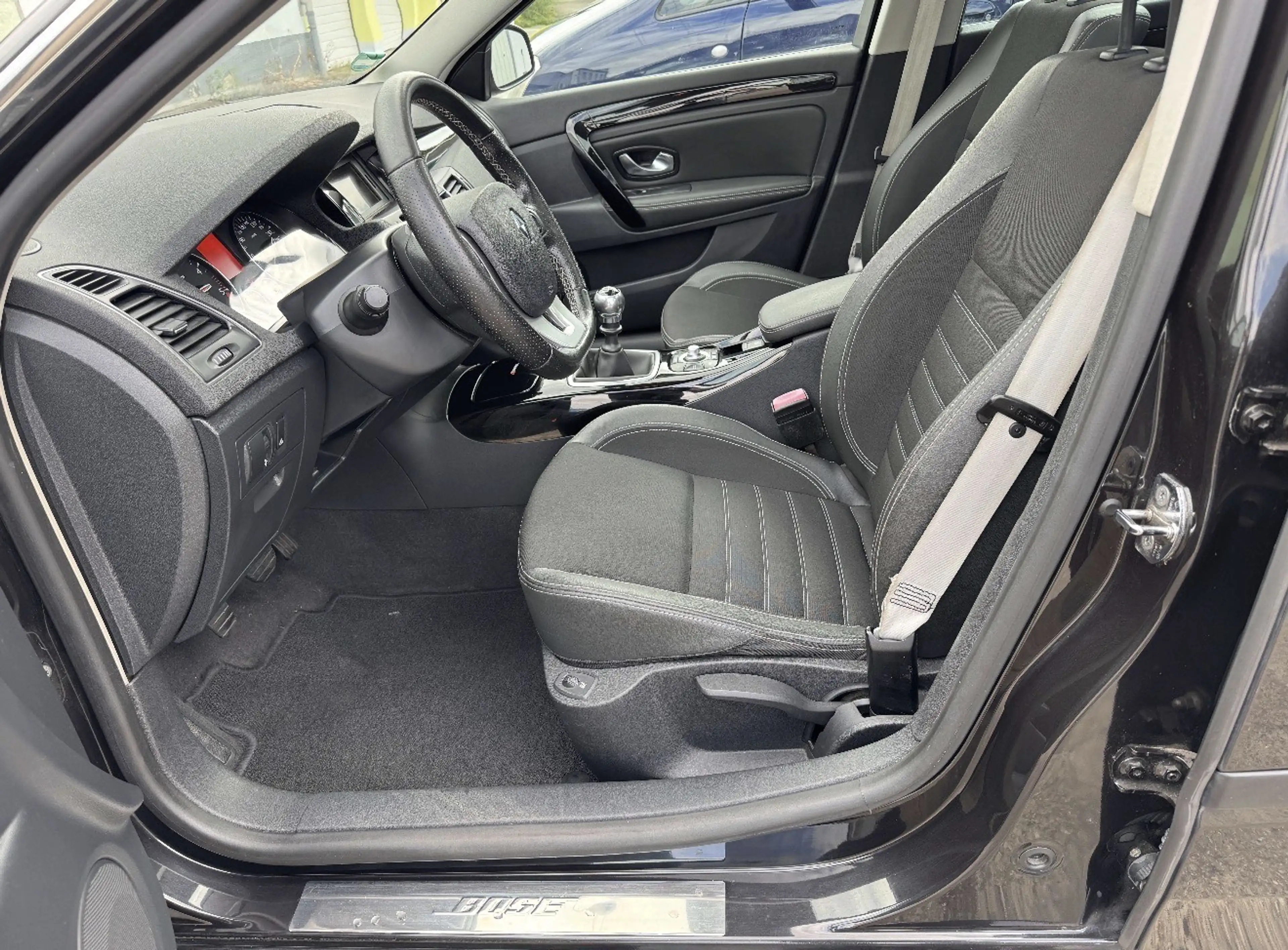 Renault Laguna BOSE Edition, Navi, Teilleder — photo 5