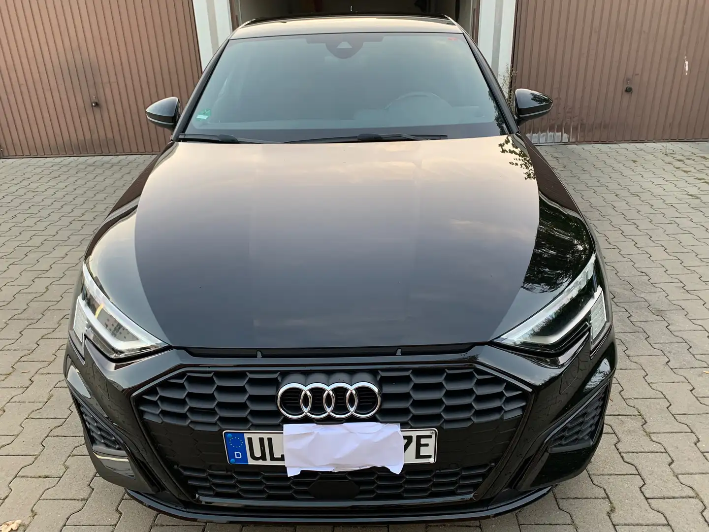 Audi A3 A3 Sportback-Hybrid 40TFSIe Sportback Stronic line Schwarz - 1