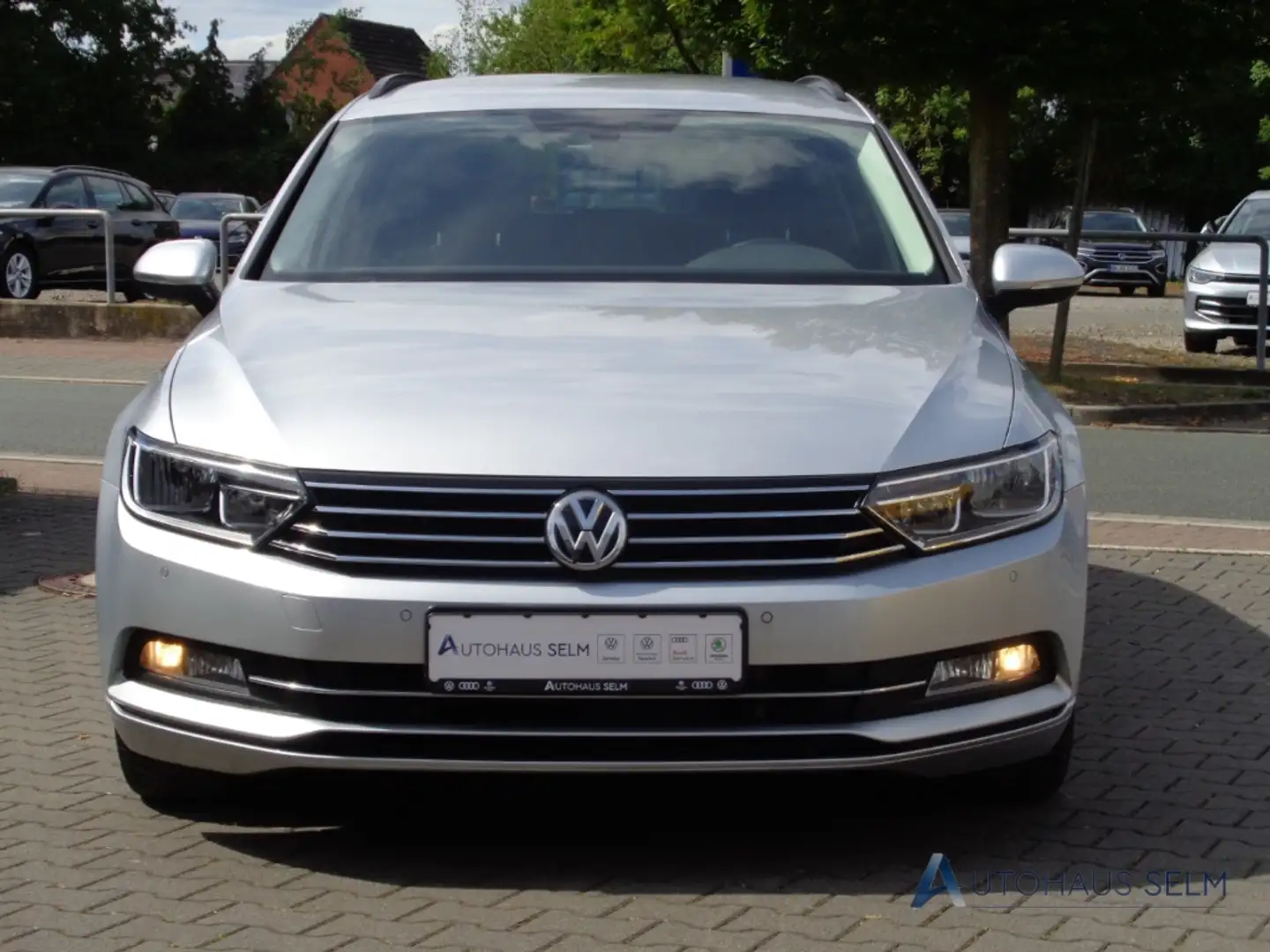 Volkswagen Passat Variant 2.0 TDI ComfortlineAHK-klappbar Navi ACC Argent - 2