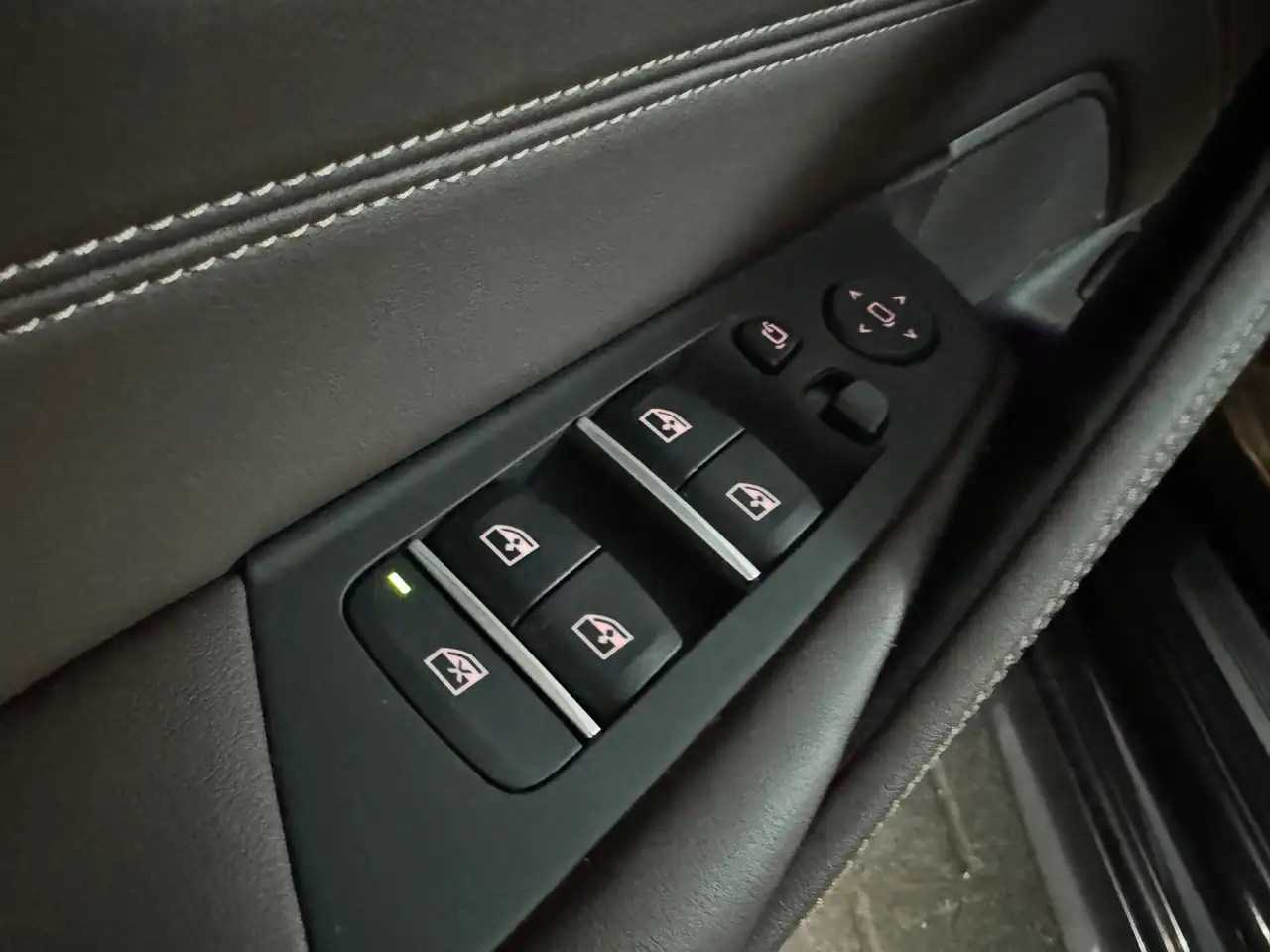 BMW 545 5-serie 545e xDrive Pano HuD Drive Assist Stoelven, миниатюра 13