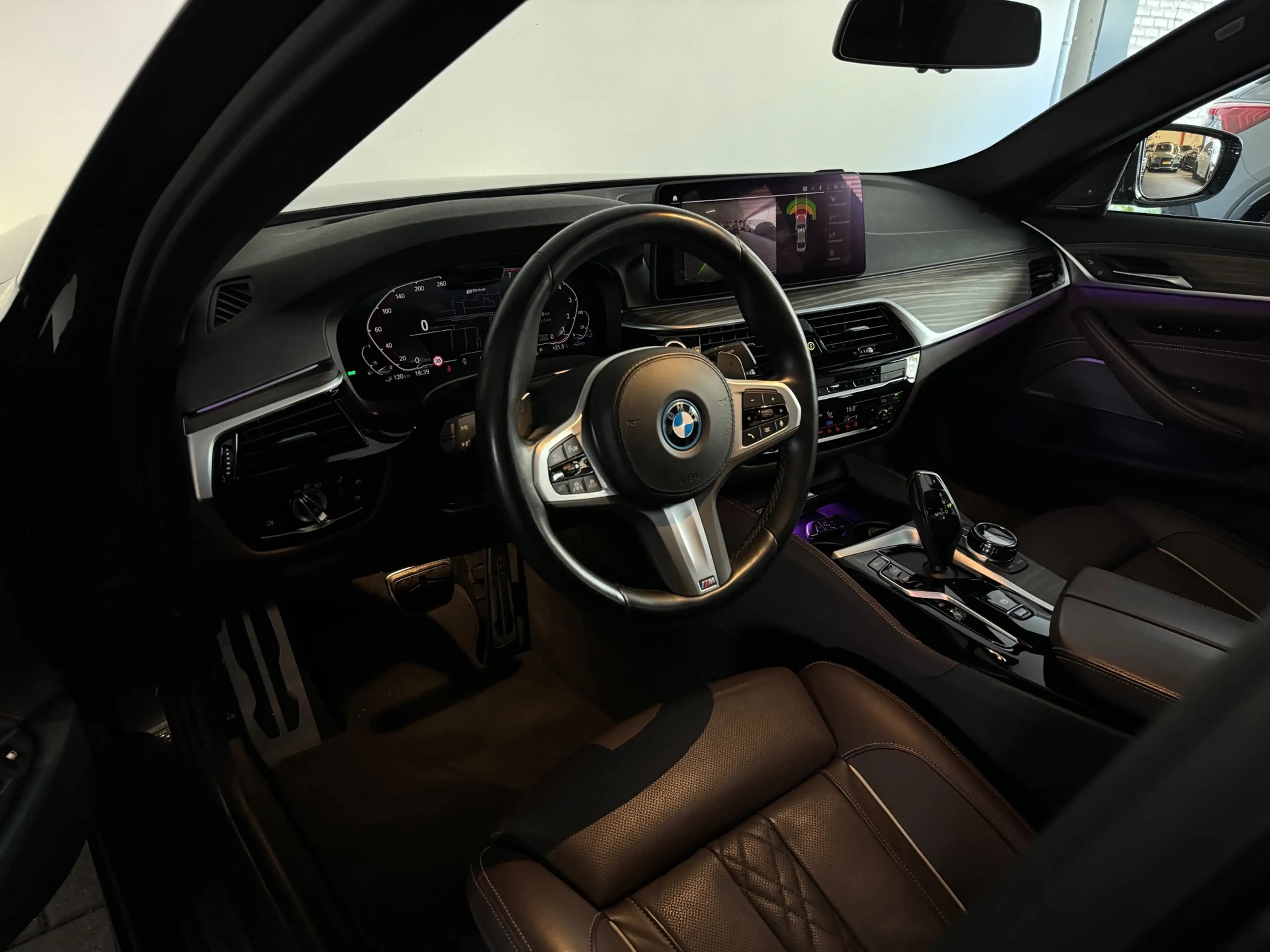 BMW 545 5-serie 545e xDrive Pano|HuD|Drive Assist|Stoelven — photo 3