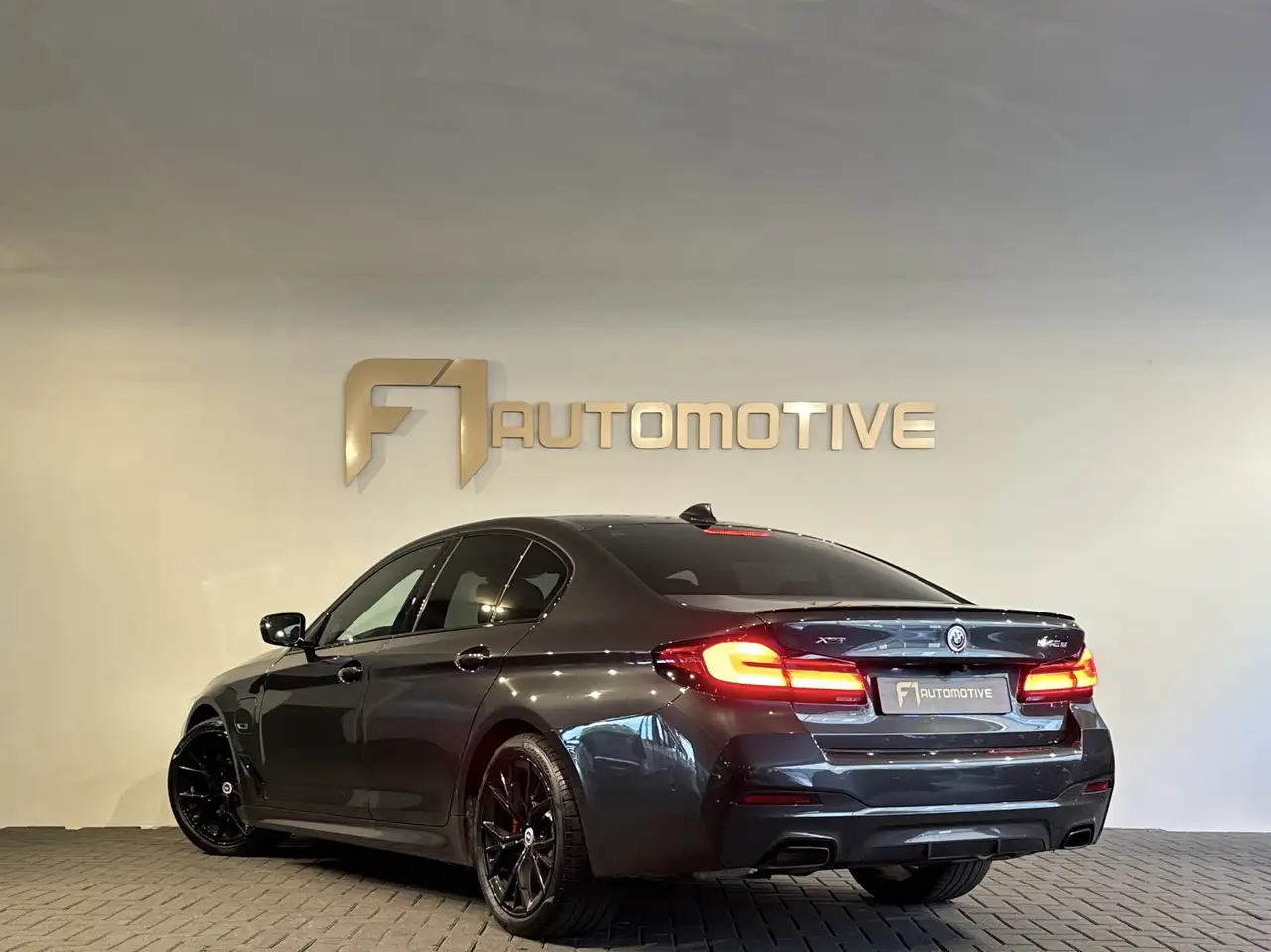 BMW 545 5-serie 545e xDrive Pano HuD Drive Assist Stoelven, миниатюра 2