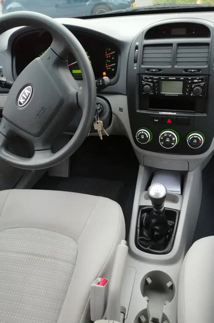 Kia Cerato 1.6 CVVT X-tra Silber - 2