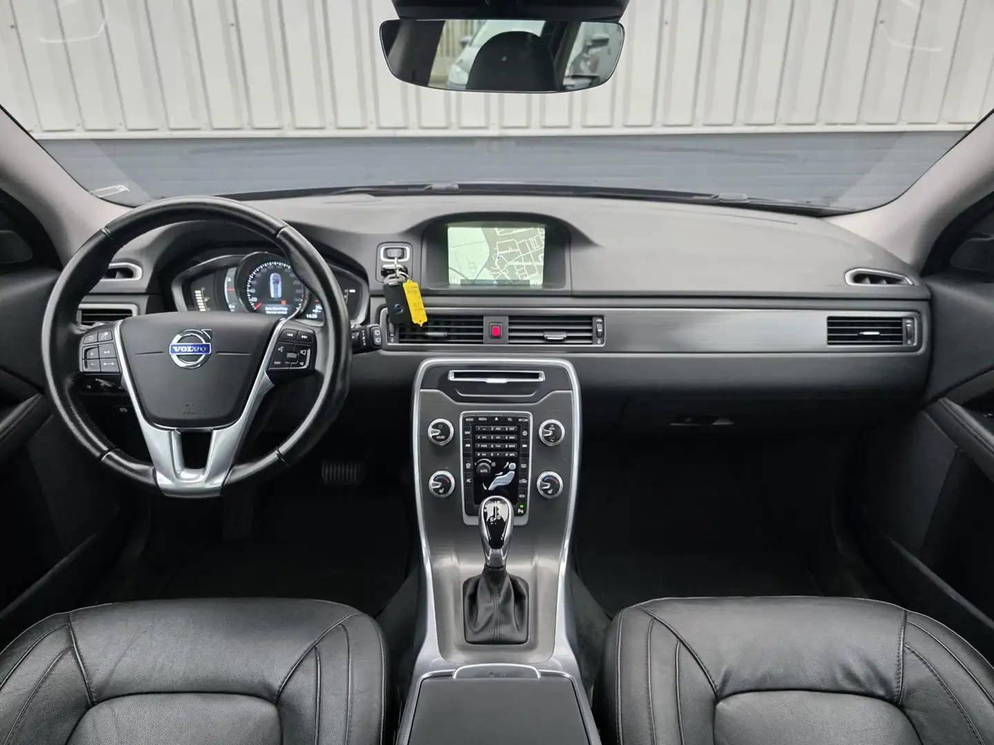 Volvo V70 2.0 T4 Polar+ | SCHUIF KANTELDAK | STOELVERWARMING Noir - 2