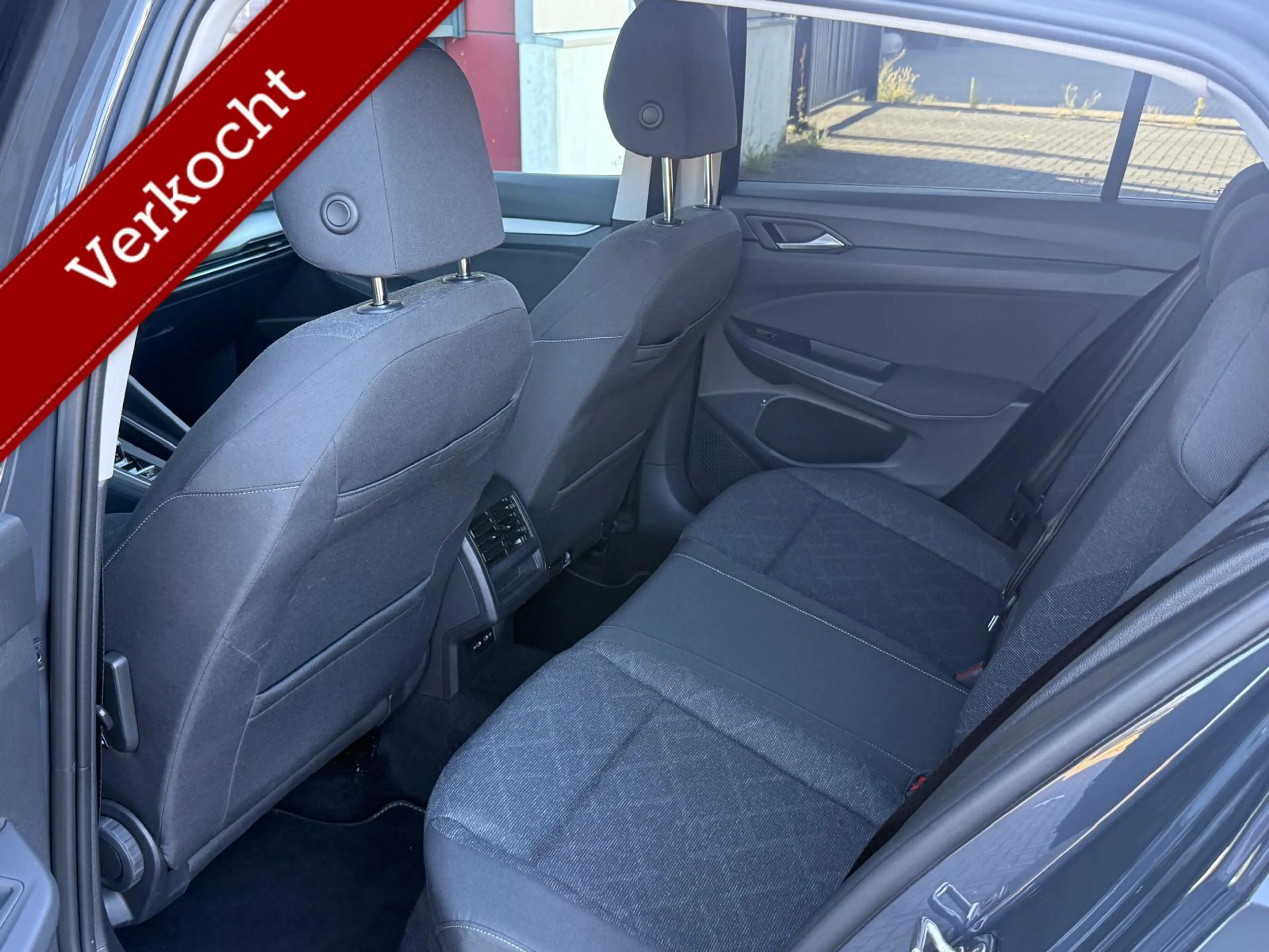 Volkswagen Golf 1.0 eTSI Life Business / Naviagtie/Automaat/ Nieuw — photo 13