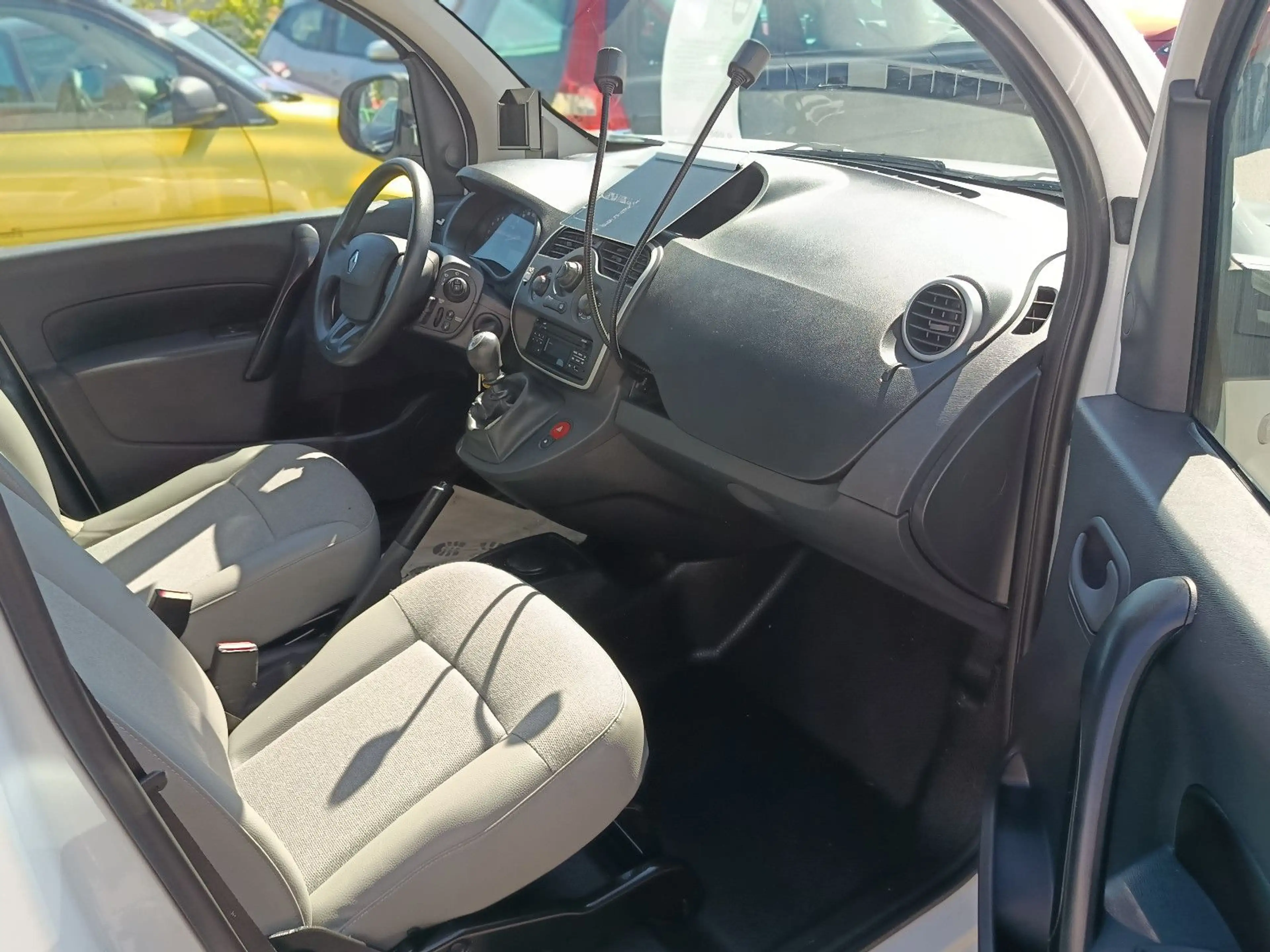 Renault Kangoo Rapid MAXI 2xSchiebetür - HU+AU NEU — photo 14