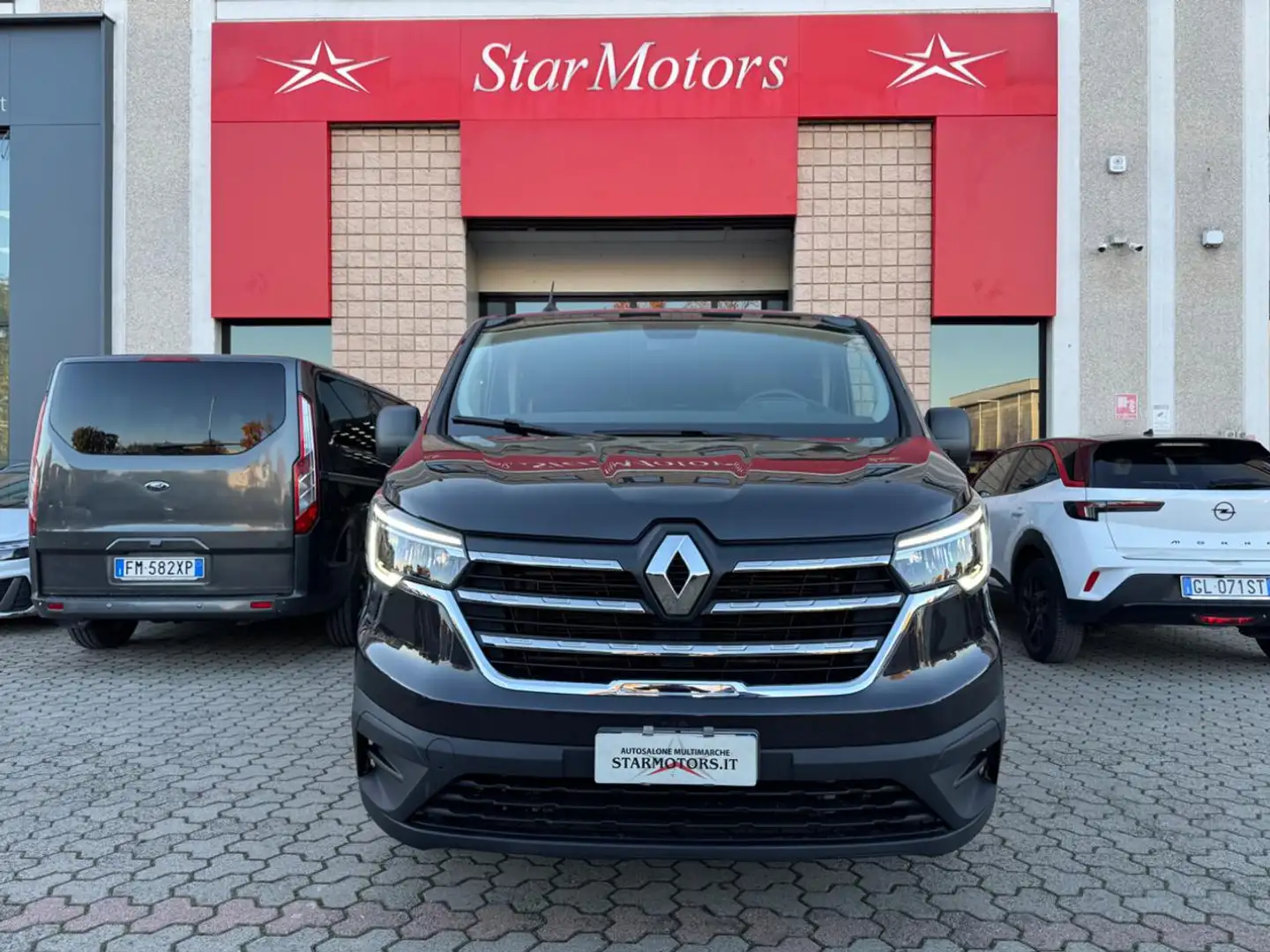 Renault Trafic BluedCi 150CV 9 Posti Cambio Automatico  Authentic Noir - 2