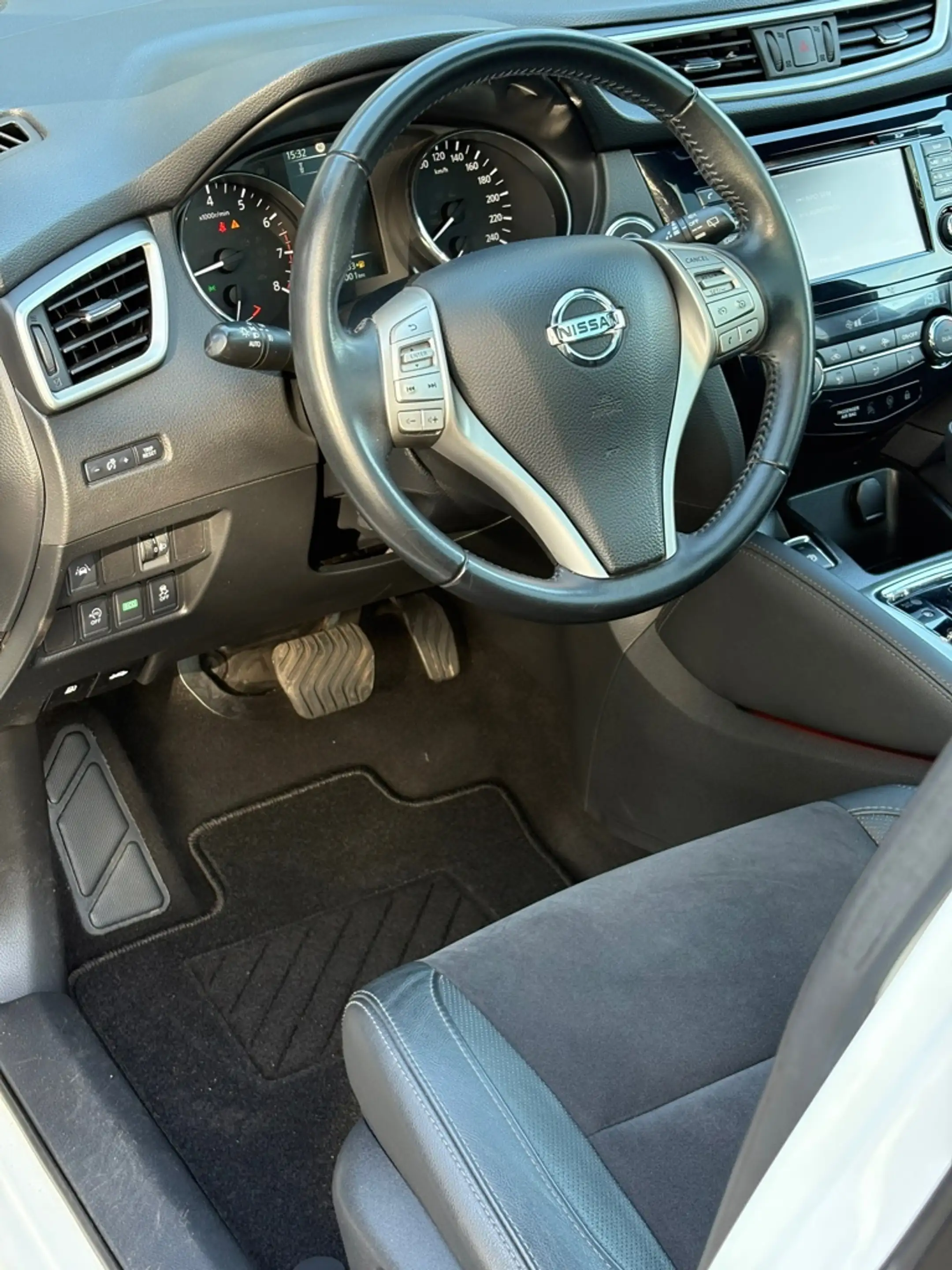 Nissan Qashqai 1.2 N-Vision — photo 6