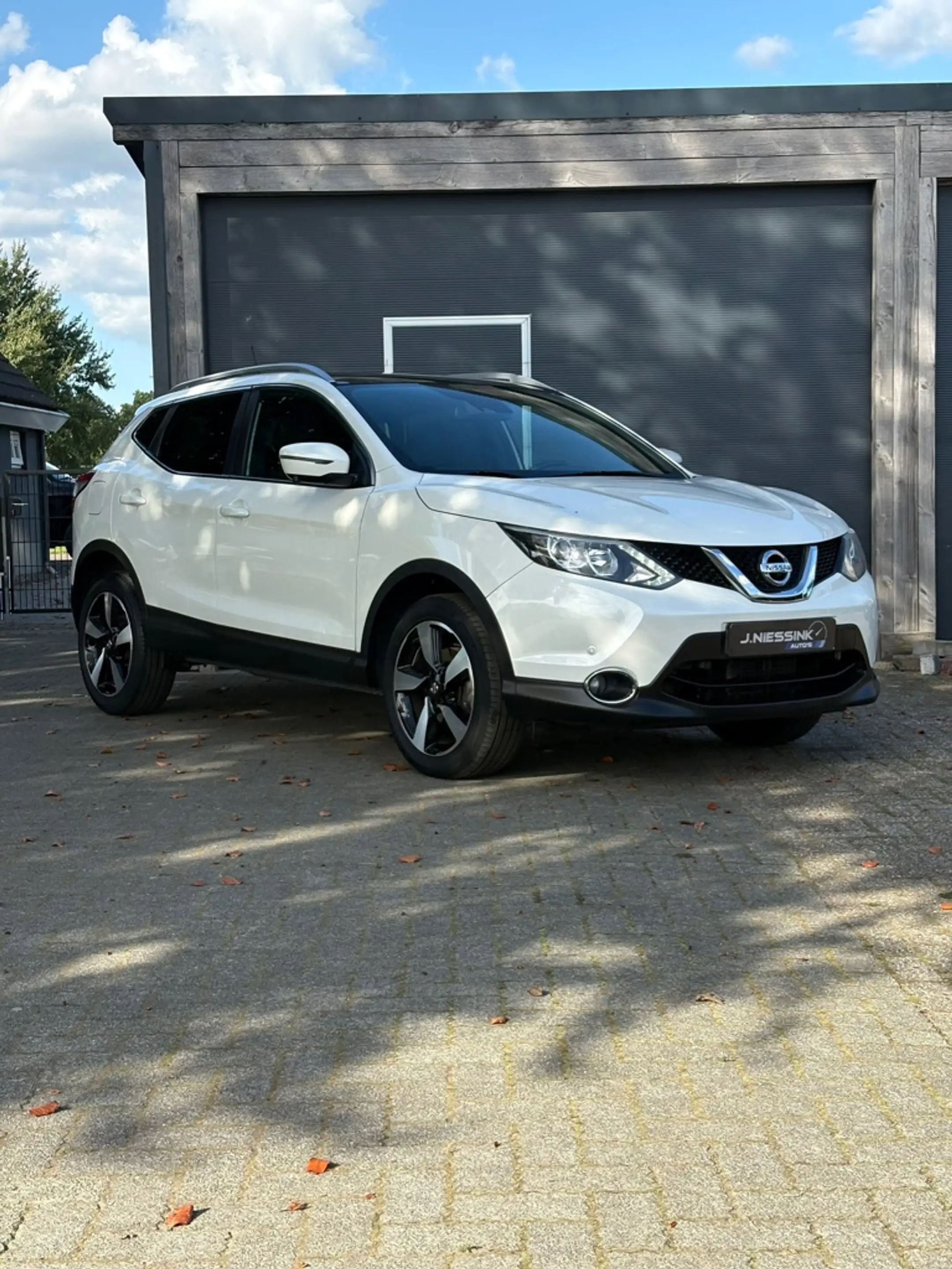 Nissan Qashqai 1.2 N-Vision — photo 4