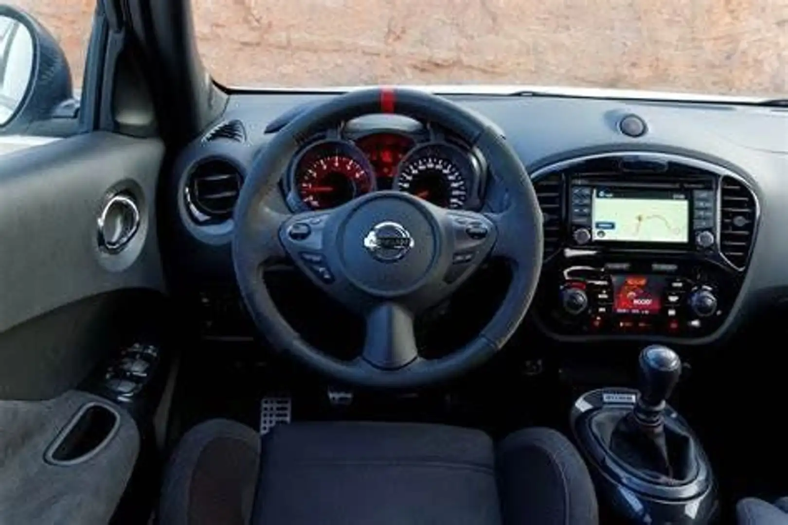 Nissan Juke NISMO 1.6L TURBO DIG BTE 6VT 200CV PACK SPORT 5 PO - 2