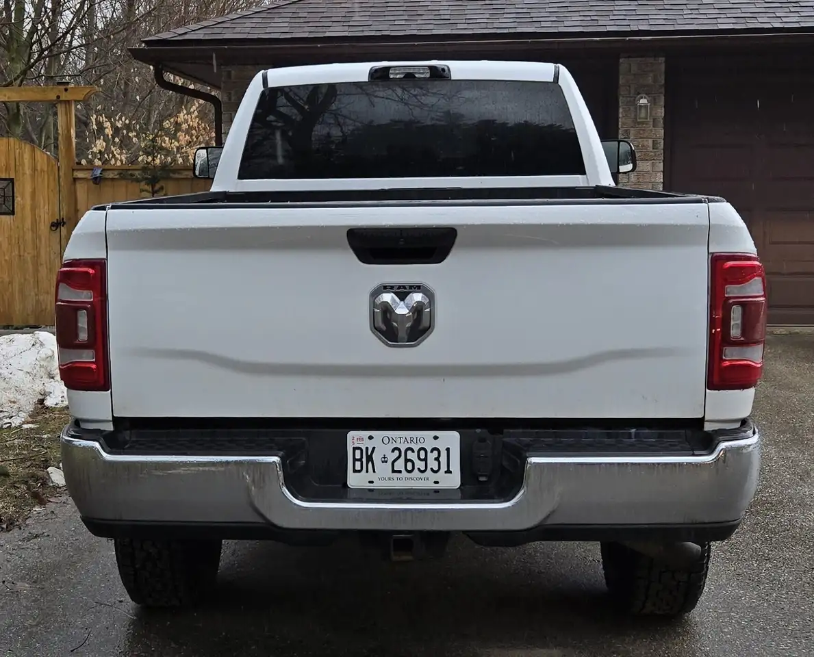 RAM 2500 снимка RAM 2500