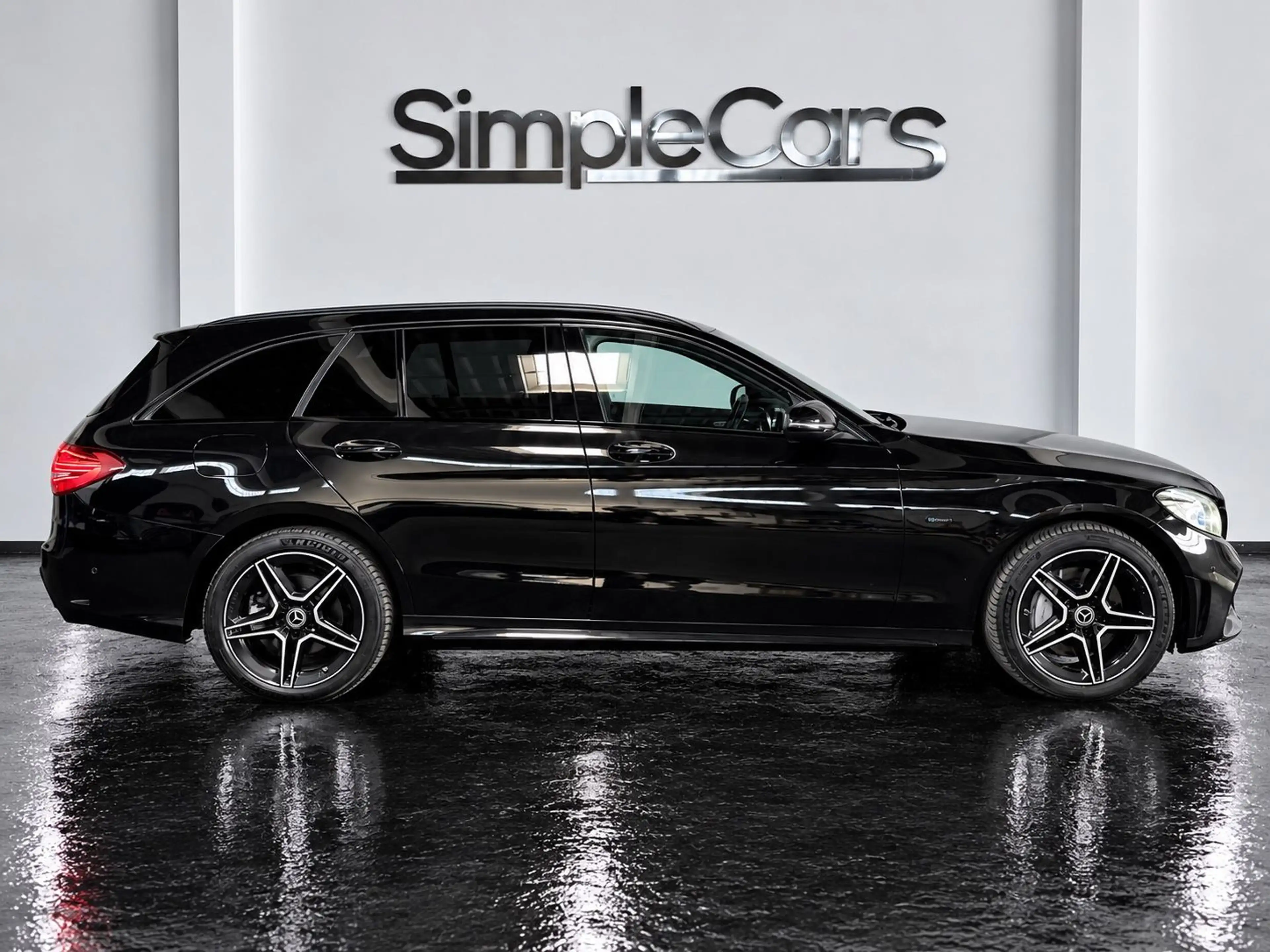Mercedes-Benz C 300 de AMG-LINE Night Edition — photo 7