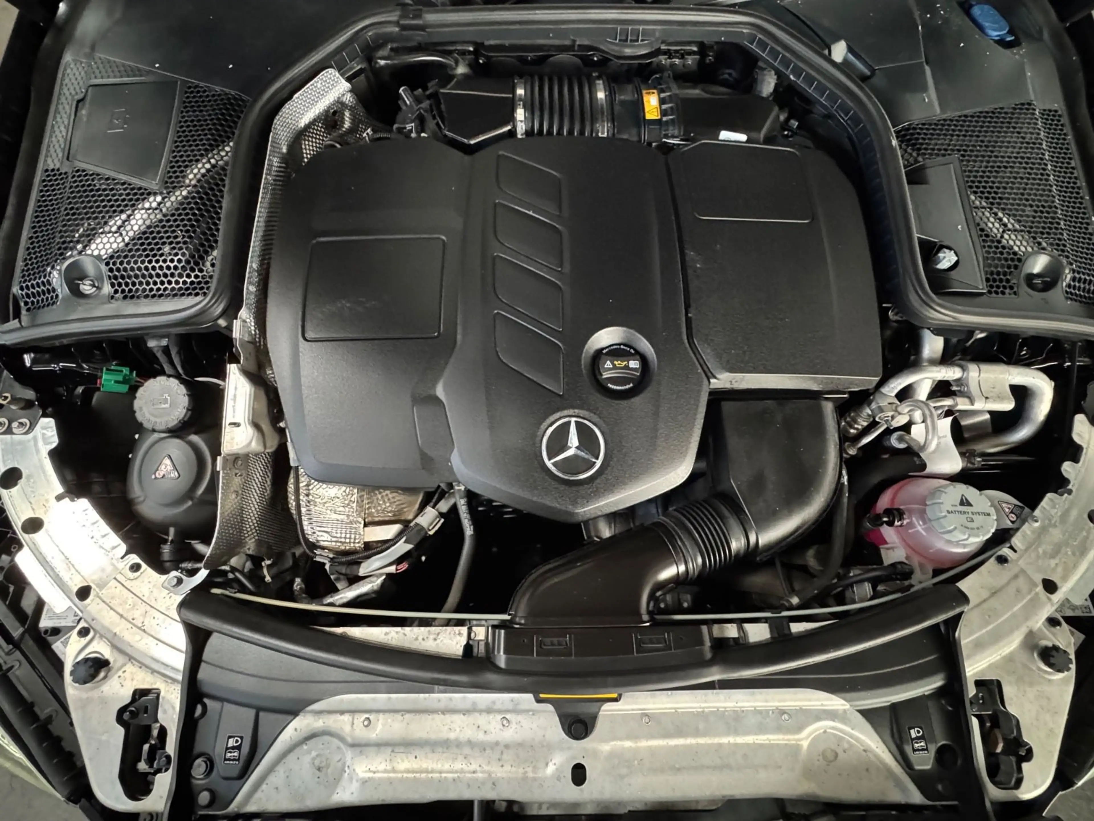 Mercedes-Benz C 300 de AMG-LINE Night Edition — photo 9