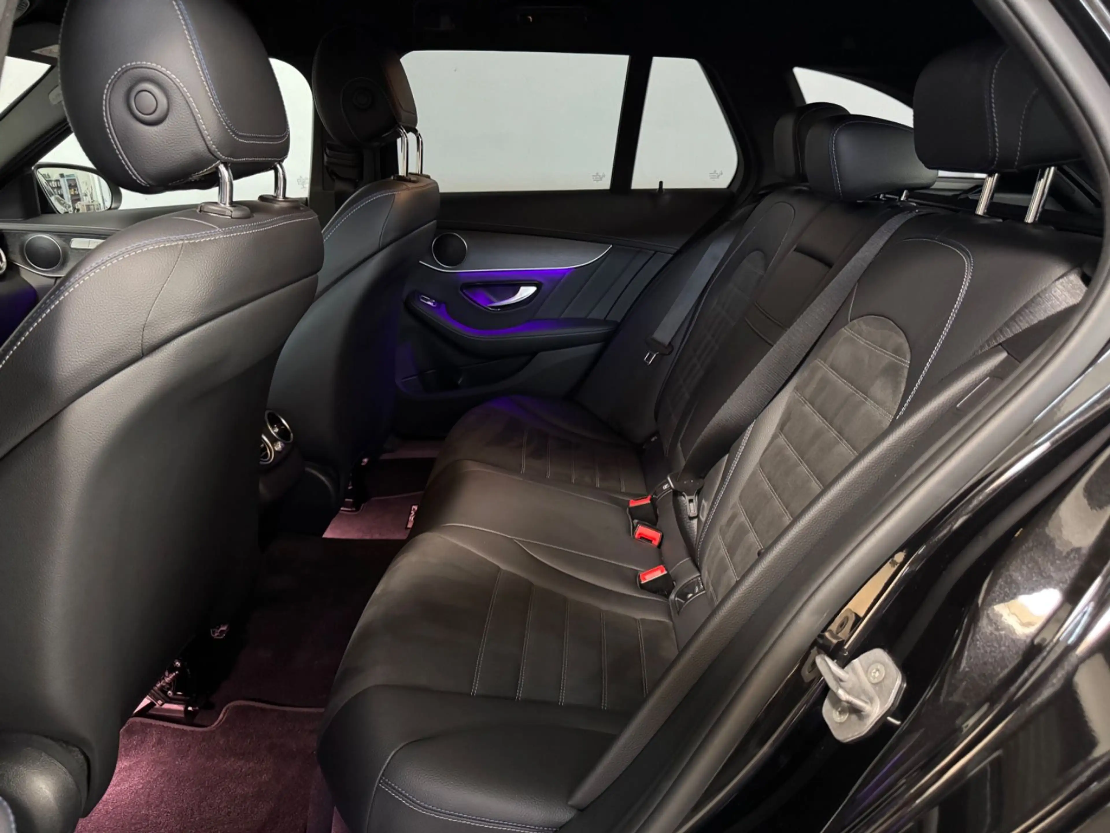 Mercedes-Benz C 300 de AMG-LINE Night Edition — photo 13