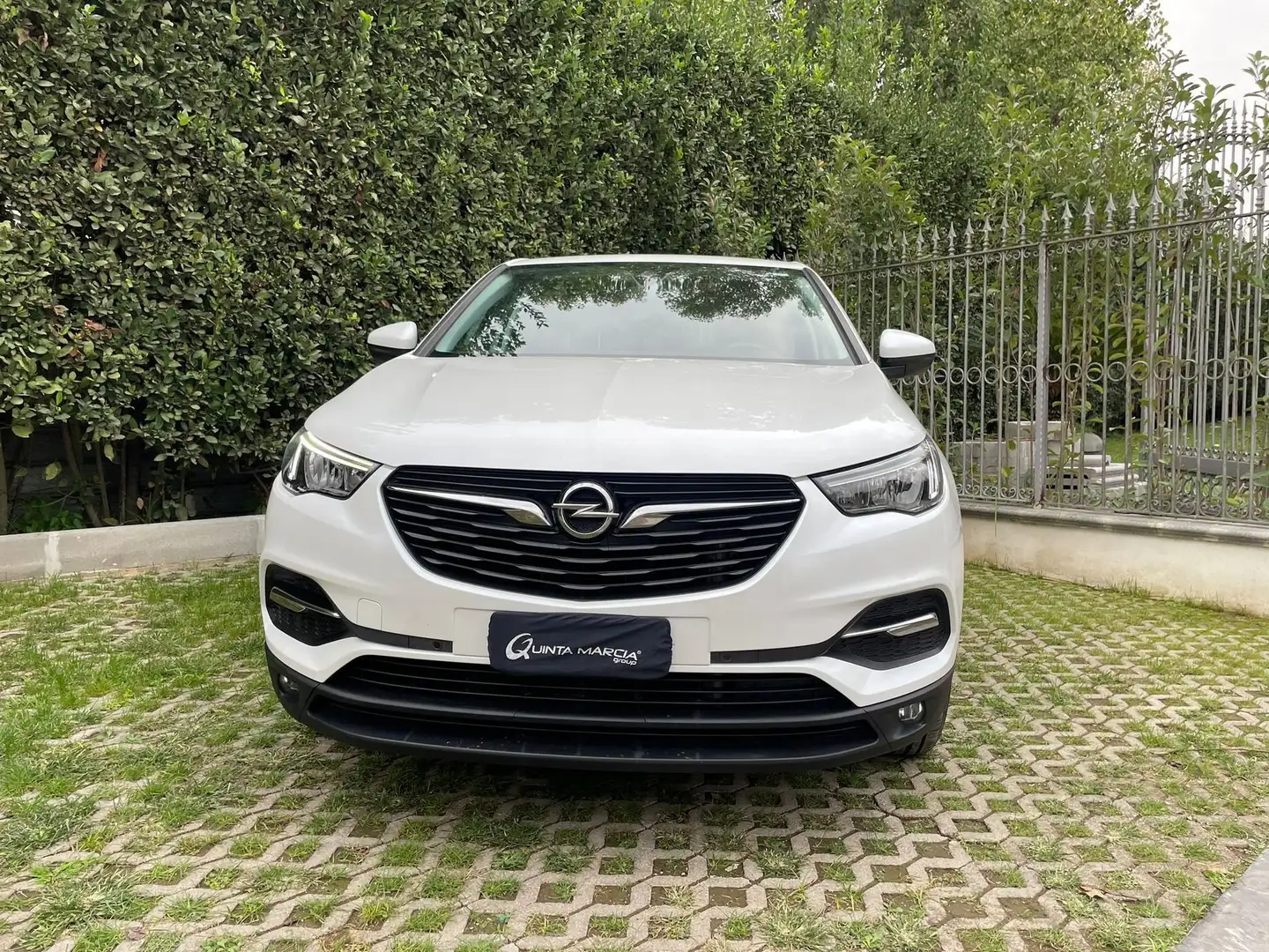 Opel Grandland 1.5 d AUTOM./NAVIGATORE Bílá - 2