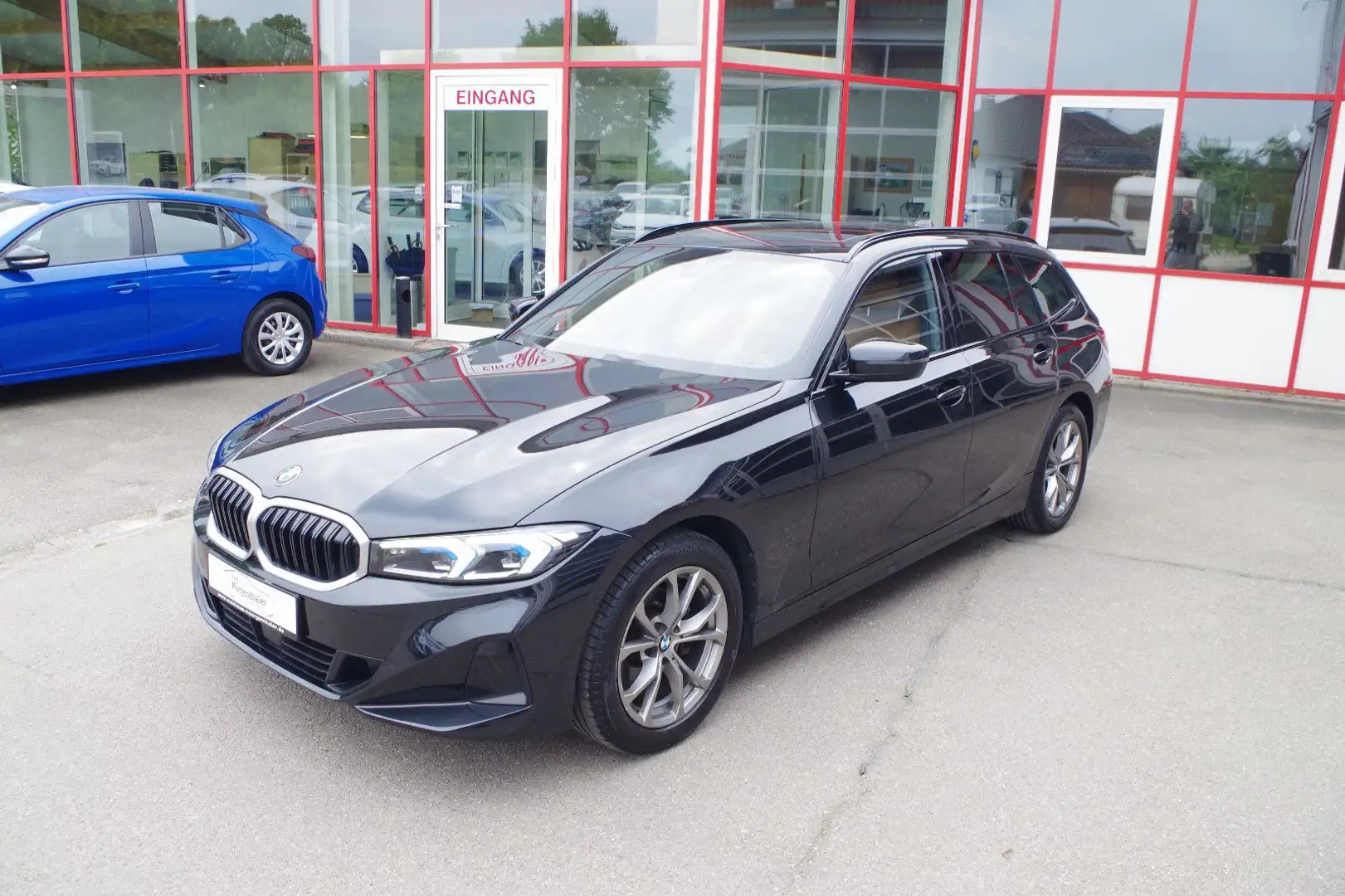 BMW 318 d Touring Facelift, Leder braun, Panoramadach Zwart - 1