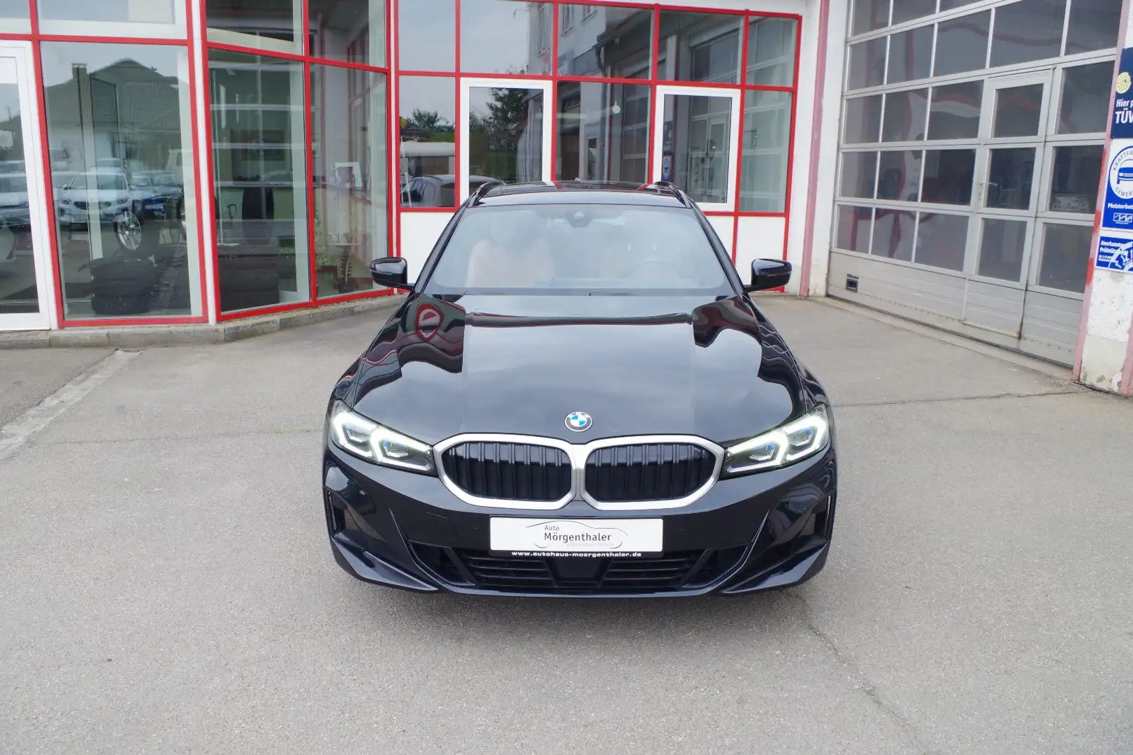 BMW 318 d Touring Facelift, Leder braun, Panoramadach Zwart - 2