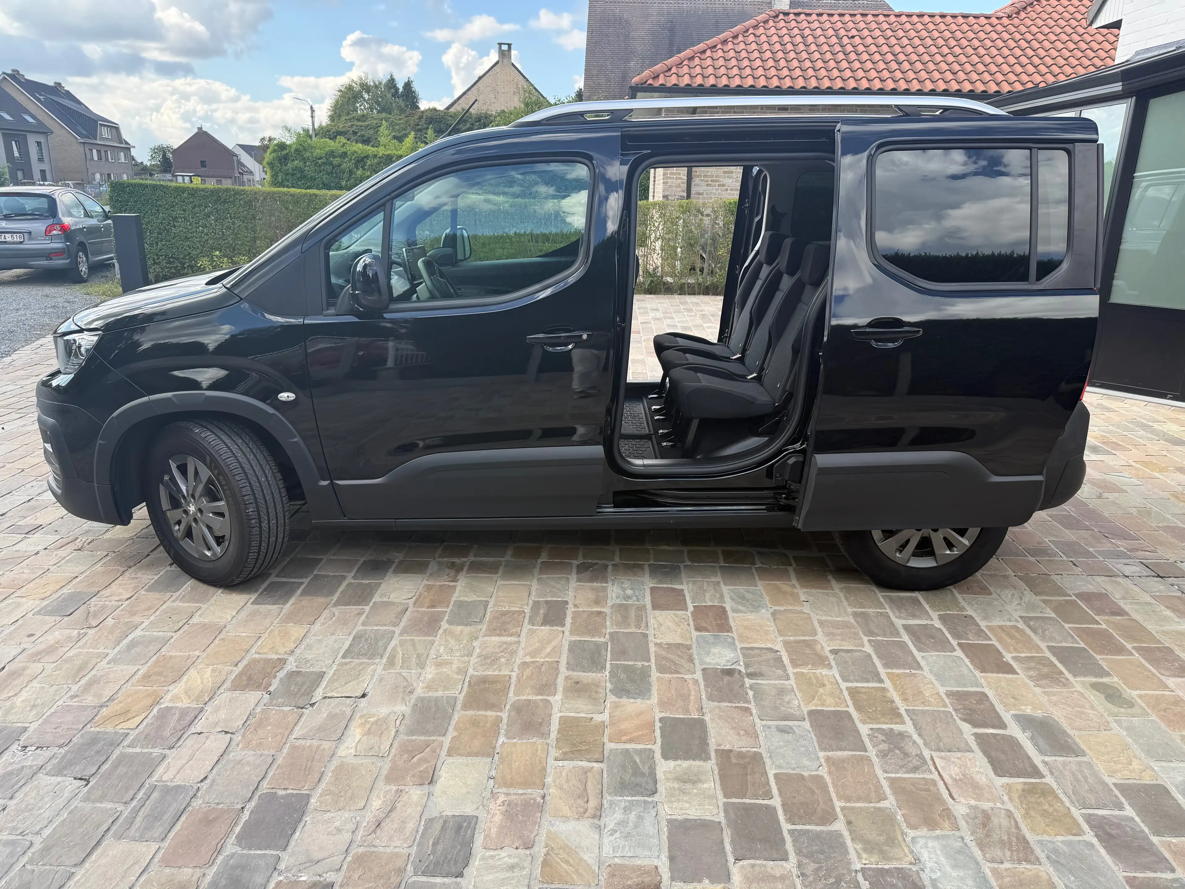 Peugeot Rifter Rifter 1.5 BlueHDi Standard Allure Pack AGC S — photo 10