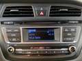 Hyundai i20 1.1 CRDi Blackline / Clim Auto / Cruise / PDC Blanc - thumbnail 21