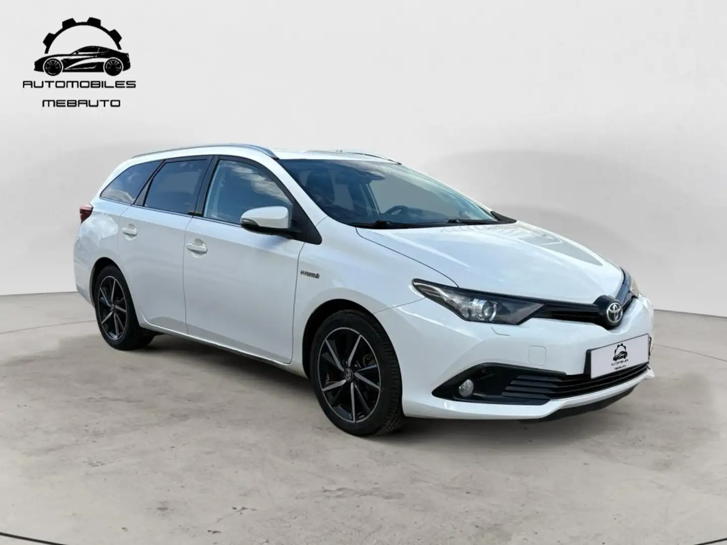 Toyota Auris Touring Sports hybrid 140H Advance Blanco - 1