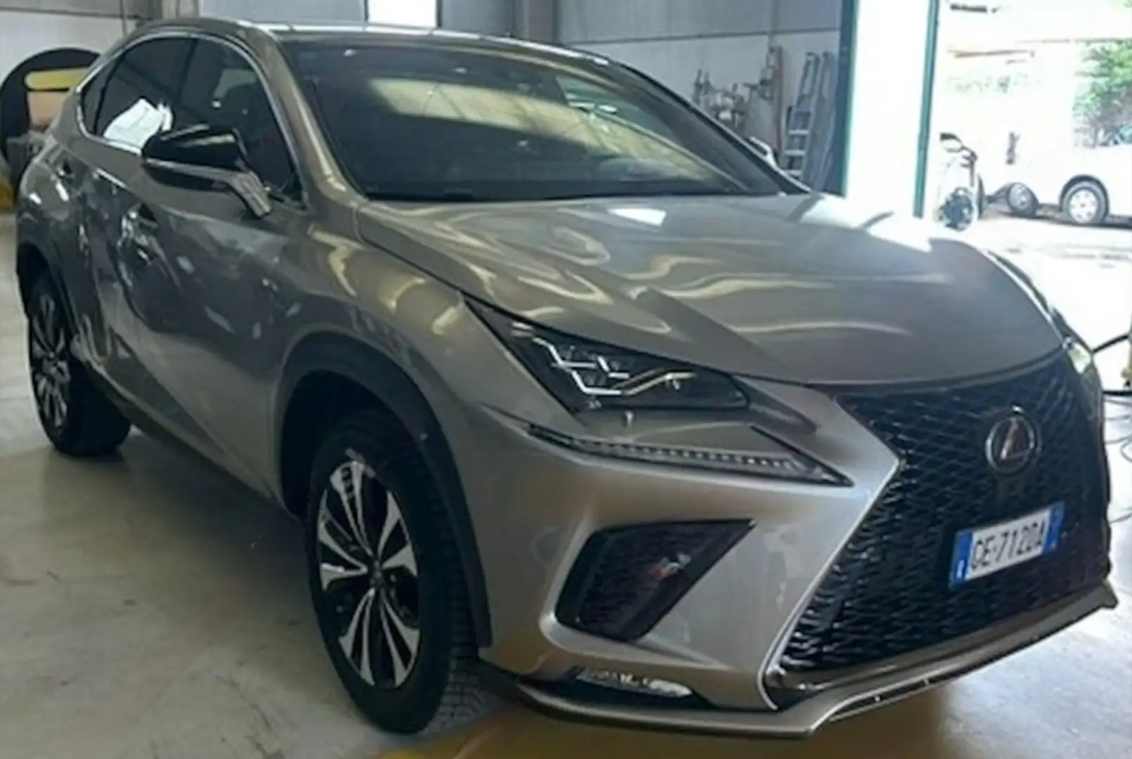 Lexus NX 300h 4wd F Sport aut. Argento - 2