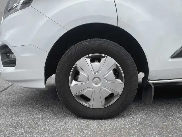 Ford Transit Custom view 9
