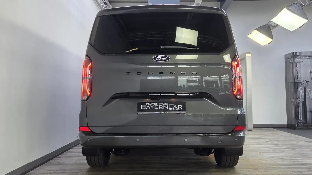 Ford Tourneo Custom 320 L2 Tourneo Titanium X 8Seats 5