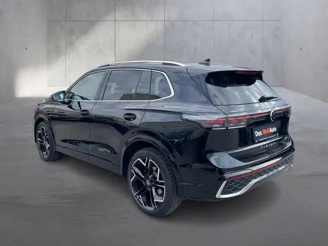 Volkswagen Tiguan view 3