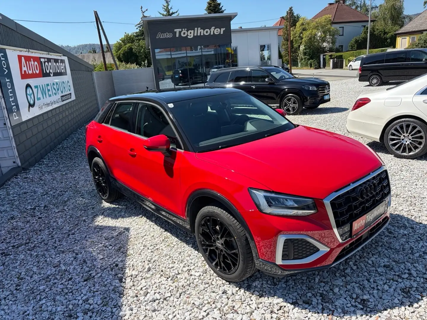 Audi Q2 35 TFSI advanced Panorama AHV Designpaket Leder Rot - 1