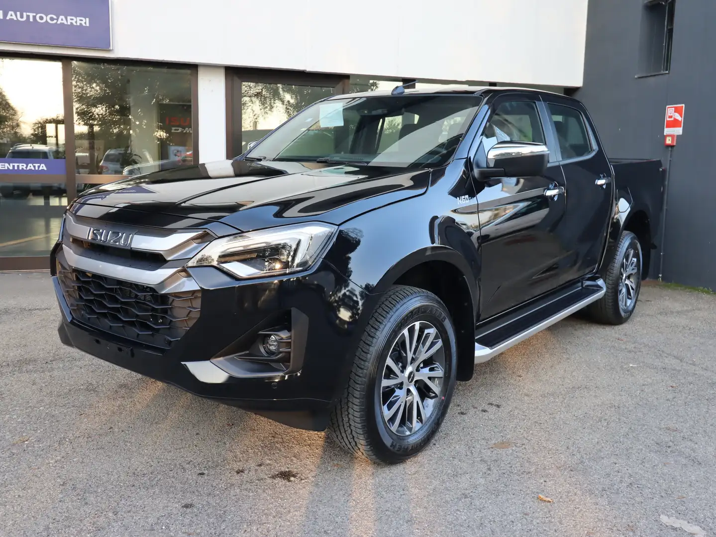 Isuzu D-Max N60 F+ Crew A/T 5 posti Autocarro Nero - 1