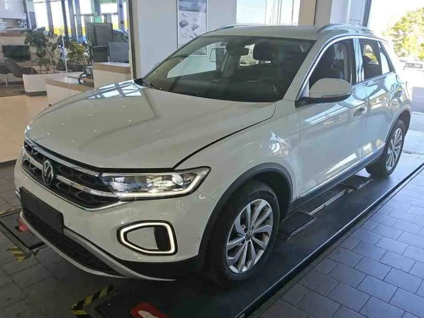 Volkswagen T-Roc 2.0 TDI STYLE DSG Navi*LED*ACC*Dig.CP*APP Weiß - 2