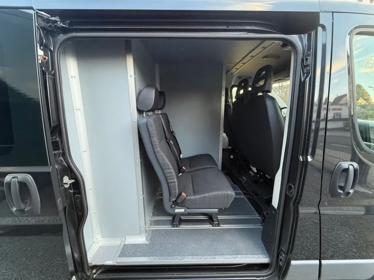 Citroen JUMPER 5-SITZER SHZ AHK REGALE KLIMAAUTOMATIK Gris - 2