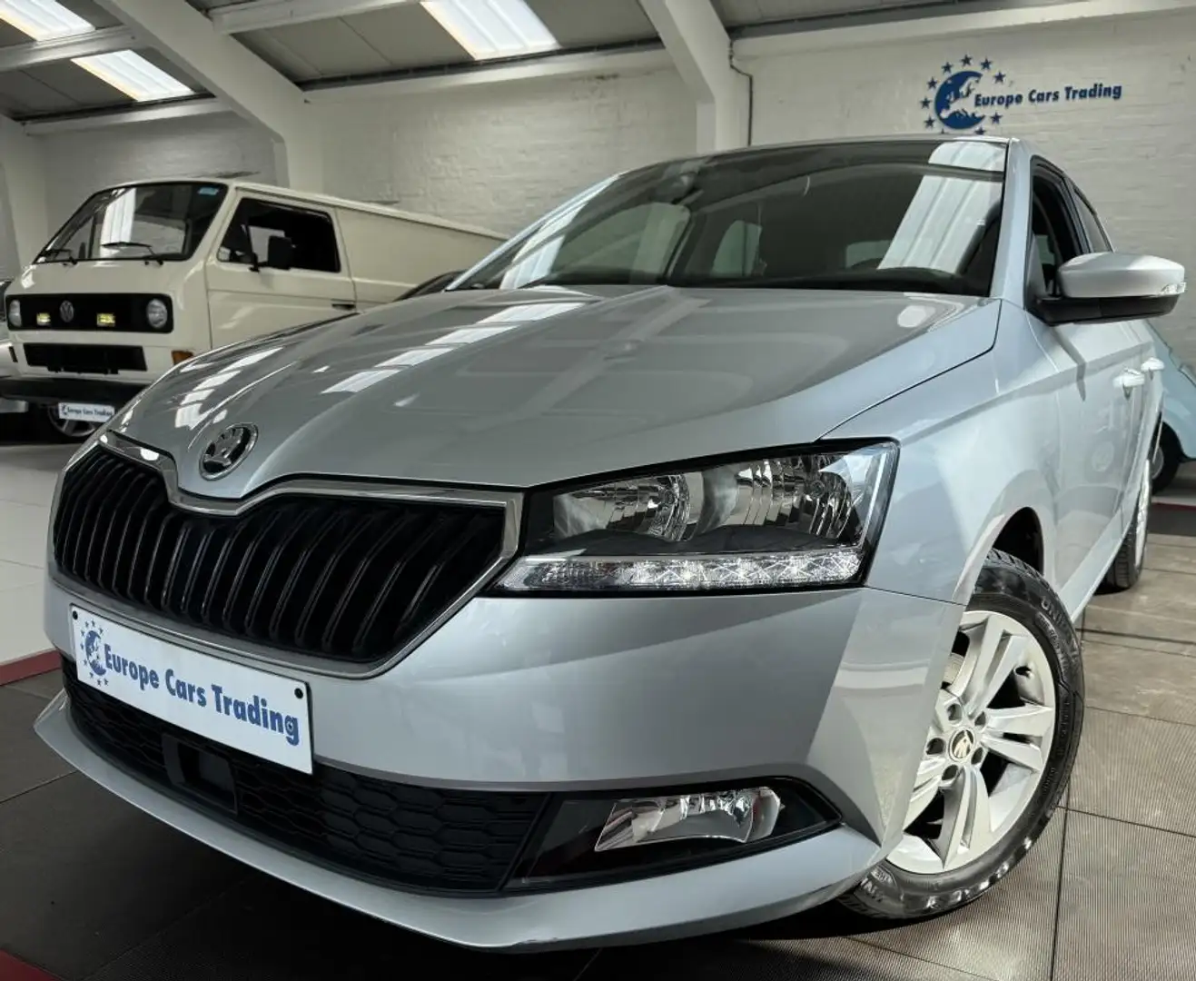 Skoda Fabia AMBITION 1.0 60 CH 27.000KMS CARPLAY 1ÈRE MAIN GAR - 1